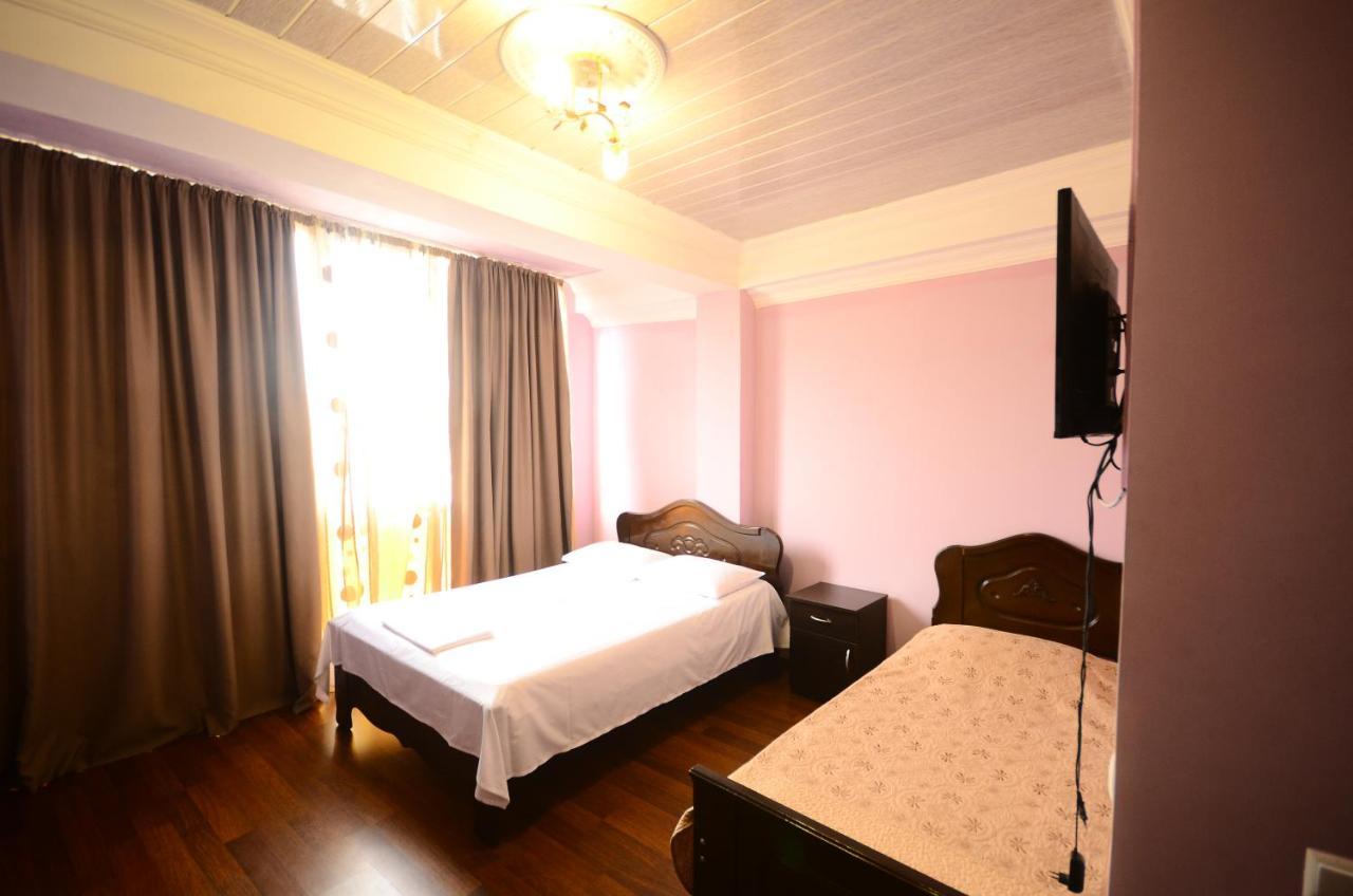 Hotel Peria Batumi Exterior photo
